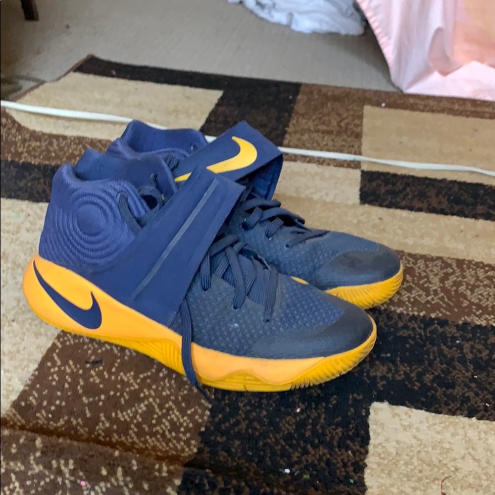 Nike Kyrie 2 Cavs Navy Blue